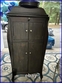 1919-1920 Victrola VV-XI Phonograph (#538578) Record Player