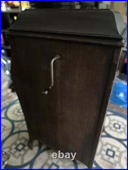 1919-1920 Victrola VV-XI Phonograph (#538578) Record Player