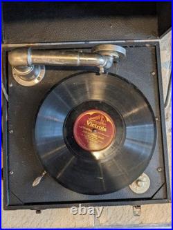 1920/30 Antique The Music Chest PORTABLE PHONOGRAPH RECORD PLAYER Works 1920/30 Antique The Music Chest PORTABLE PHONOGRAPH RECORD PLAYER Works
