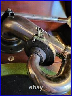 1922 VICTOR TALKING MACHINE VV 80 Phonograph Record Player