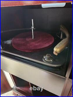 1950/51 RCA Victor Victrola Record Radio Phonograph Player A-108 Great Condition