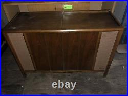 1963 1SC618A Modern Stereo Console Record Player Turntable Magnavox Working Hifi