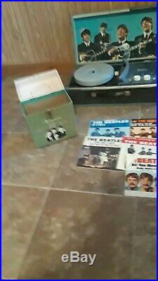 1964 Beatles Record player And Air Flite 45 Tote With 9 45s