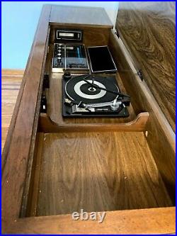 1970s Magnavox Stereo Console Radio Record Player Eight Track Cassette