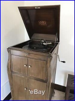 ANTIQUE VICTOR TALKING MACHINE VICTROLA VV XI Wind Up Record Player/Phonograph