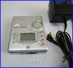 Aiwa MD MiniDisc AM-F70 Portable Walkman Recorder Player