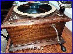 Antique 1917 Victor Victrola VV-VI Wind-Up Phonograph Record Player
