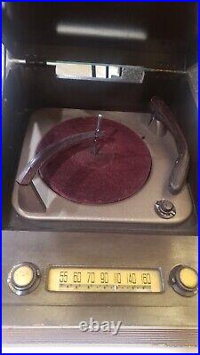 Antique Emerson 703, Series B Phonograph Record Player Five Tube AM Radio