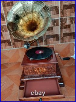 Antique Gramophone, Fully Functional Working Phonograph, win-up record player