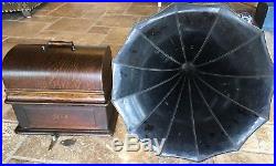 Antique THOMAS A EDISON TRIUMPH CYLINDER RECORD Player with 12 Panel TRIUMPH HORN