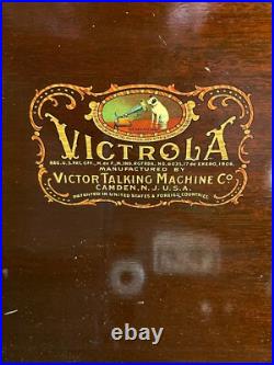 Antique VICTOR VICTROLA PHONOGRAPH VV-210 TALKING MACHINE Record Player PLAYS
