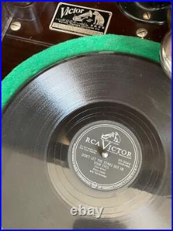 Antique VICTOR VICTROLA PHONOGRAPH VV-210 TALKING MACHINE Record Player PLAYS