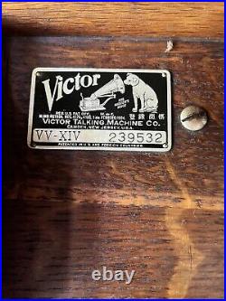 Antique VICTOR VICTROLA PHONOGRAPH VV-XIV 239532 TALKING MACHINE Record Player