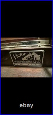 Antique VICTOR VICTROLA PHONOGRAPH VV-Xi TALKING MACHINE Record Player PLAYS Antique VICTOR VICTROLA PHONOGRAPH VV-Xi TALKING MACHINE Record Player PLAYS
