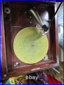 Antique VICTOR VICTROLA PHONOGRAPH VV-Xi TALKING MACHINE Record Player PLAYS Antique VICTOR VICTROLA PHONOGRAPH VV-Xi TALKING MACHINE Record Player PLAYS