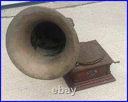 Antique Victor Talking Machine Type M w Horn record player WORKS Toledo Ohio OLD