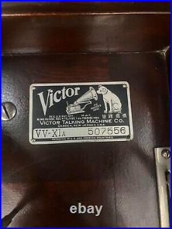 Antique Victor Victrola Phonograph Cabinet Record Player -Early 1900's