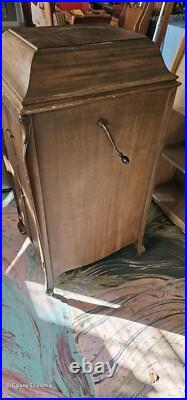 Antique Victor Victrola XI Tipe J Phonograph Cabinet Record Player W Records In