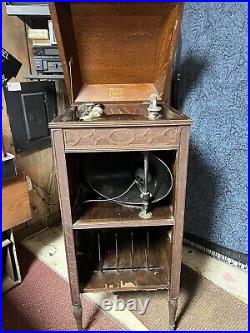 Antique edison phonograph player #584 With Records