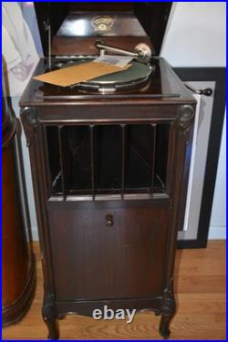 Antiques, Columbia Grafonola 75 Phonograph, Mahogany Record Player