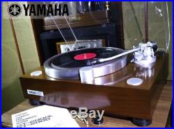 Beautiful YAMAHA GT-2000L Record Player F/S