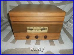 Cool Trav-ler Tube Radio Record Player Model 5044, Old Phonograph, Small Wood Case