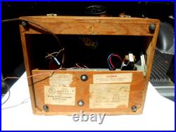 Cool Trav-ler Tube Radio Record Player Model 5044, Old Phonograph, Small Wood Case