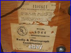 Cool Trav-ler Tube Radio Record Player Model 5044, Old Phonograph, Small Wood Case