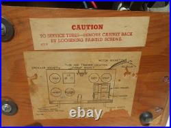 Cool Trav-ler Tube Radio Record Player Model 5044, Old Phonograph, Small Wood Case