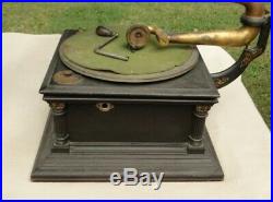 Early Victor model 6 phonograph with metal horn- mahogany victrola record player
