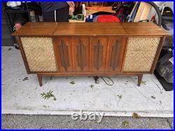 Fully Functional 1967 Sears Silverstone Record Player/Phonograph Mid Century Mod Fully Functional 1967 Sears Silverstone Record Player/Phonograph Mid Century Mod