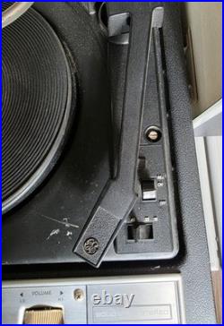 G E Solid State Stereo Portable Record Player with Detachable Spea
