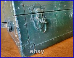 LOOK! Waters Conley Co Portable Record Player CASE ONLY, Phonograph, 36-P-820 LOOK! Waters Conley Co Portable Record Player CASE ONLY, Phonograph, 36-P-820