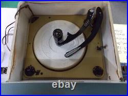 MAGNAVOX Hereo Stereo Portable Luggage Record Player Model 1SC242 J