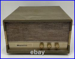 Magnavox Micromatic Stereo Record Player Model 1CP231. Powers on