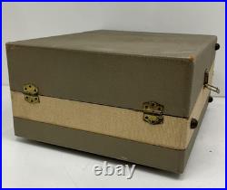 Magnavox Micromatic Stereo Record Player Model 1CP231. Powers on