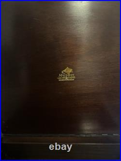 Magnavox console phonograph (record player) cabinet from the mid-1950s Magnavox console phonograph (record player) cabinet from the mid-1950s