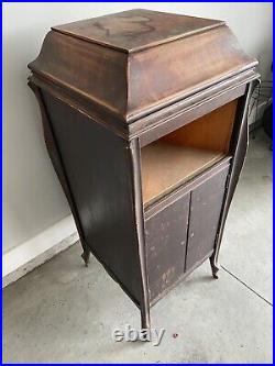 Mandel Wind Up Antique Phonograph Cabinet Record Player Coffin Top Style