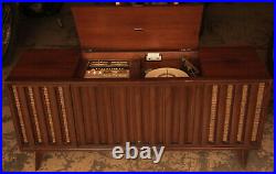 Mid Century Vintage Zenith Record Player Console AM/FM Tuner STEREO NICE