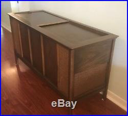 Midcentury Vintage Magnavox Astro Sonic Record Player With Furniture