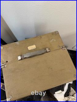 Newcomb Vintage Vacuum Tubed Record Player With speaker model TR 1640M