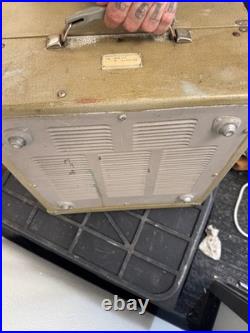 Newcomb Vintage Vacuum Tubed Record Player With speaker model TR 1640M