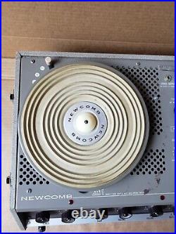 POWERS ON NEWCOMB TR-1640- Tube phonograph Record Player vintage used