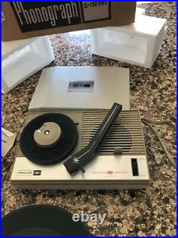 Philco FORD Model S-1369BE Mini Portable Phonograph Hip Record Player FOR REPAIR