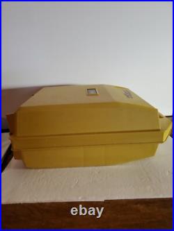 Porta Phono, Major Phonograph model 220U, portable yellow vintage record player