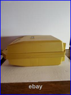 Porta Phono, Major Phonograph model 220U, portable yellow vintage record player