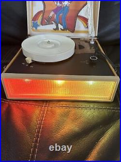 RARE VINTAGE 80S COWBOY PHONOGRAPH RECORD PLAYER LIGHTS REALISTIC Needs Repairs