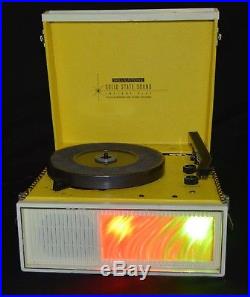 RARE VINTAGE SILVERTONE PORTABLE RECORD PLAYER WithPSYCHEDELIC CASE & LIGHT SHOW