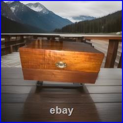 RARE VTG KLH Model 11 Eleven Amplifier Phonograph Record Player. In wooden box