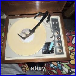 RARE VTG KLH Model 11 Eleven Amplifier Phonograph Record Player. In wooden box